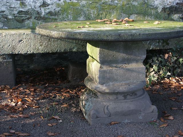 rommerssdorf_tisch_01.jpg