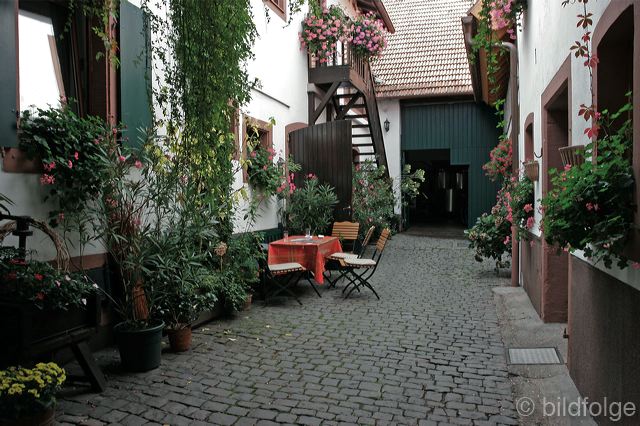 innenhof_h.jpg